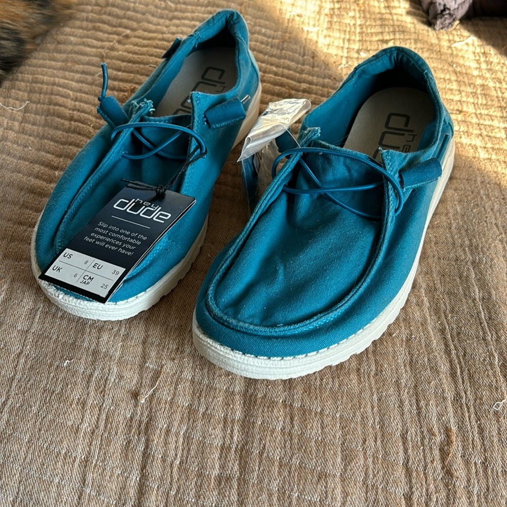 NWT blue hey dudes